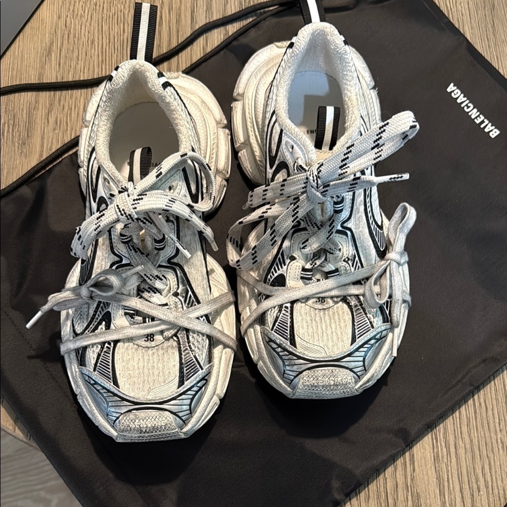 Balenciaga White and Black Sneakers Distressed Chunky Design size 38, fits 38.8 - Picture 10 of 13